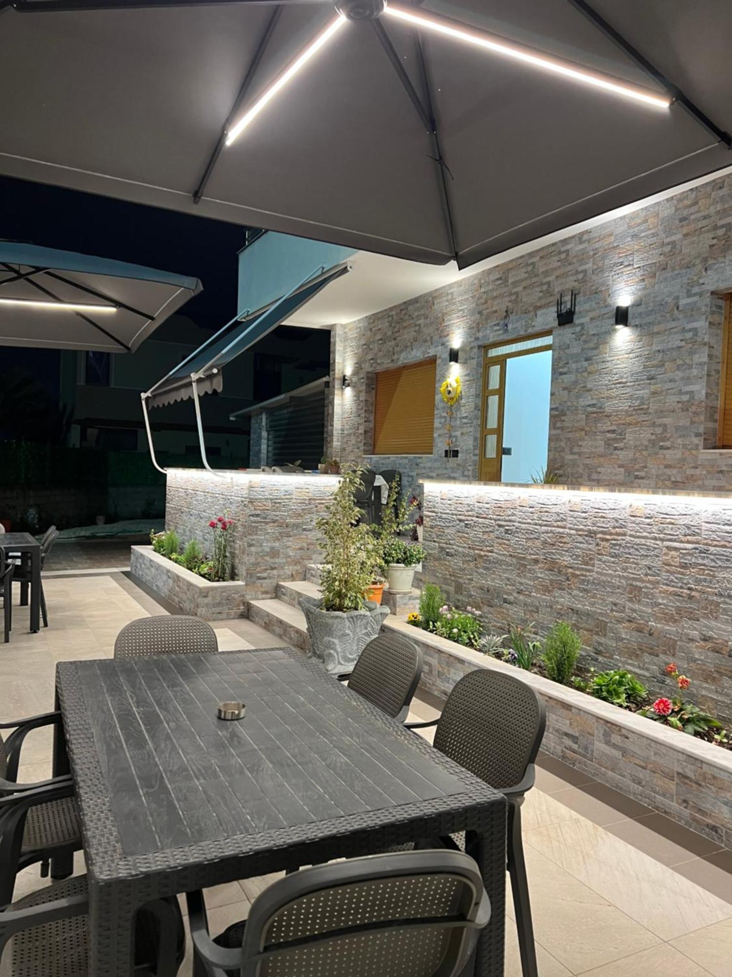 Vila Eljus Durrës Buitenkant foto